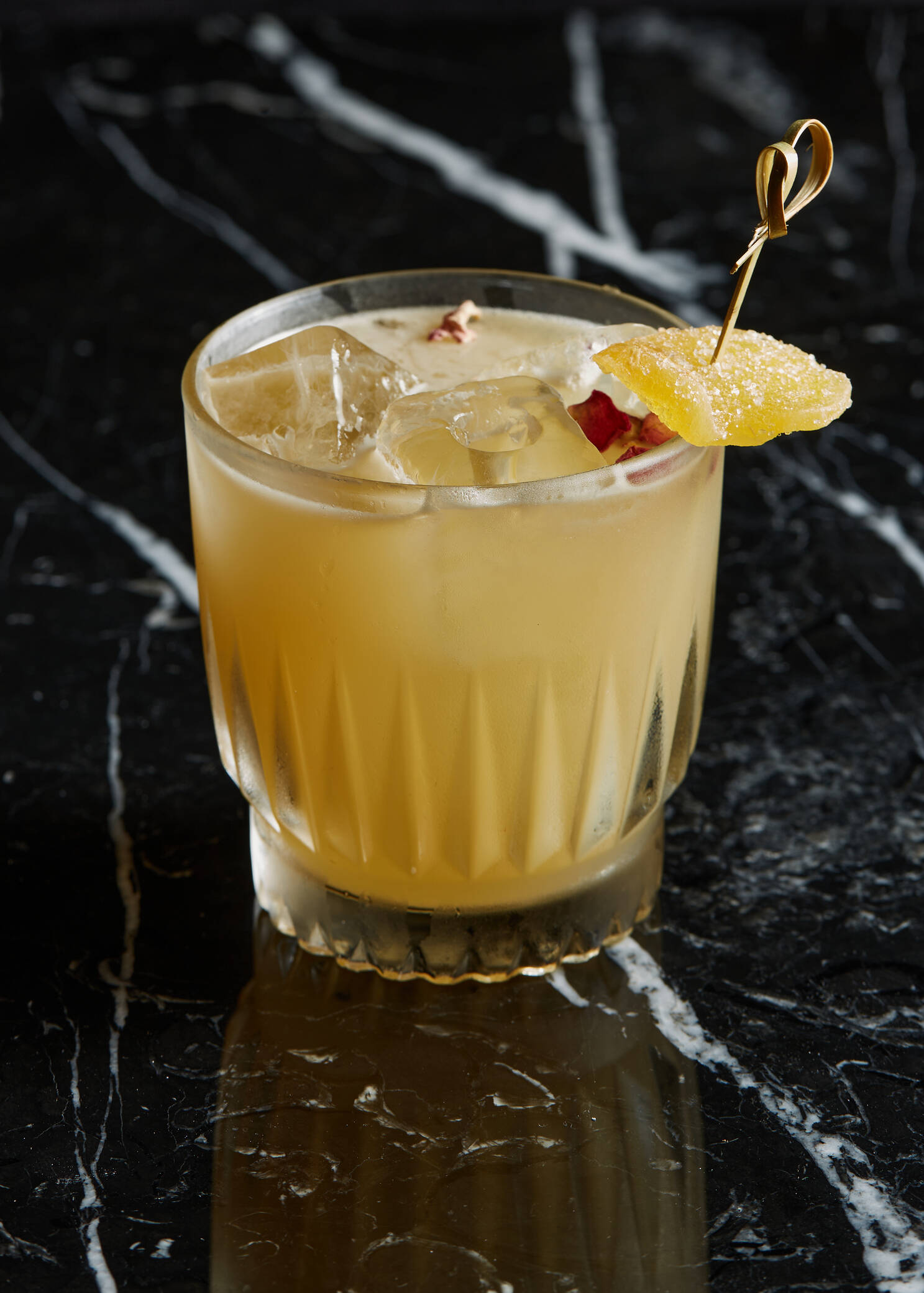 noir-cocktail-coming-up-roses